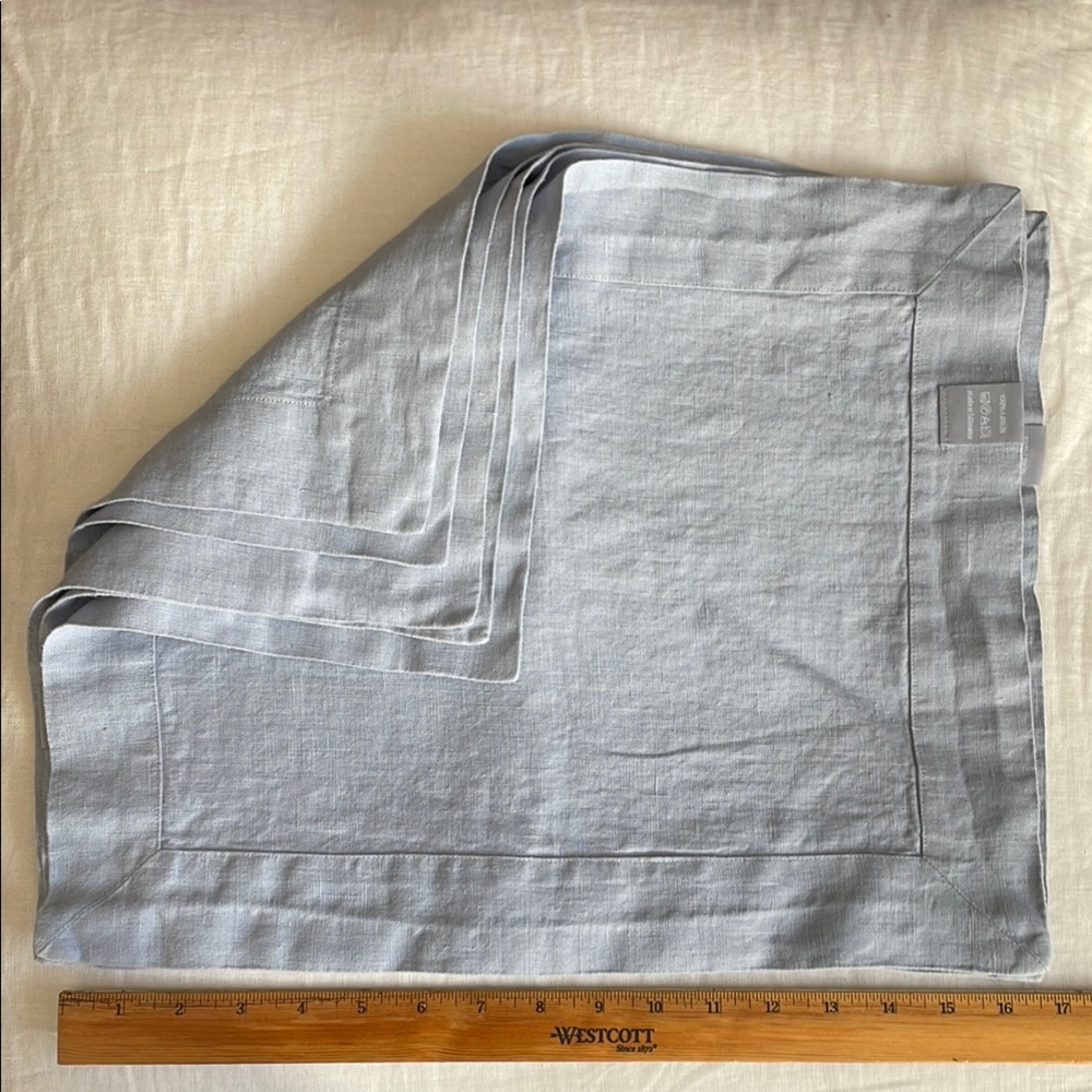 Not Perfect Linen placemats, light blue (5 pcs)